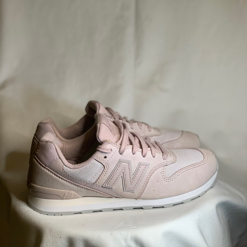 New Balance 696 Womens Sz 8